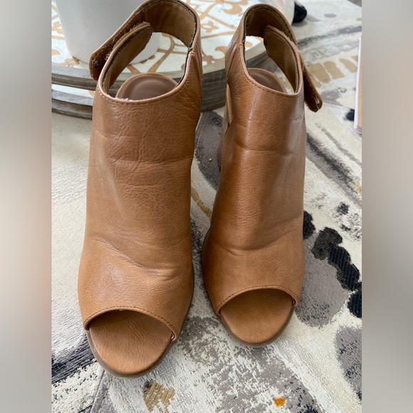 DE BLOSSOM COLLECTIONS HEEL - Picture 2 of 6